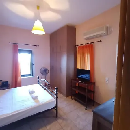 Pyrgospito Holiday home *